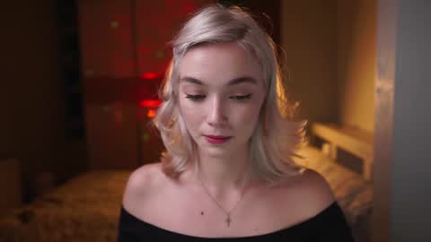 ileanacampbel online show from 12-13-24, 01:33