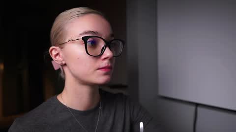 ileanacampbel online show from 12-26-24, 07:13