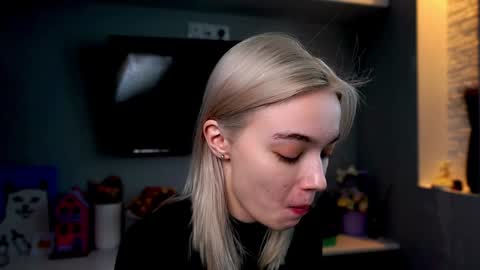 ileanacampbel online show from 01-22-25, 05:48