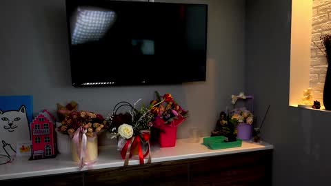 ileanacampbel online show from 02-03-25, 07:51