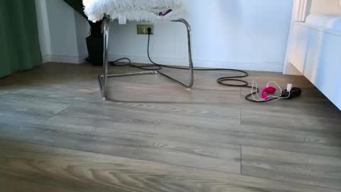 Emma online show from 09-27-25, 05:12