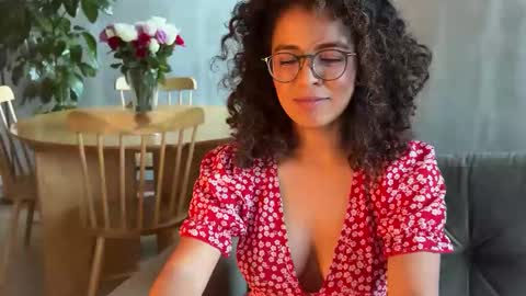 Kloe online show from 02-20-25, 10:59