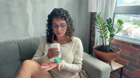 Kloe online show from 02-24-25, 06:58