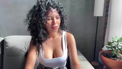 Kloe online show from 11-26-25, 01:56