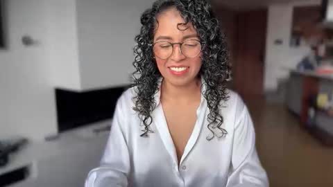 Snapshot of illaroom chatting on 01-13-26, 07:41 Kloe online show from 01-13-26, 07:41