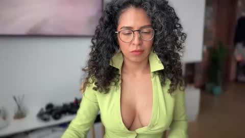 Snapshot of illaroom chatting on 01-14-26, 07:19 Kloe online show from 01-14-26, 07:19