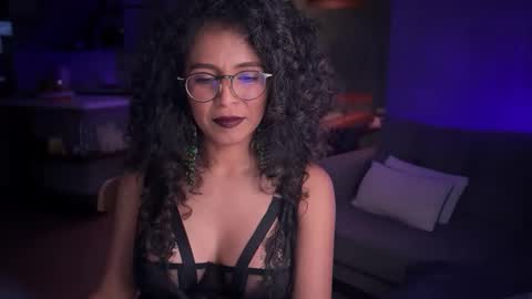 Snapshot of illaroom chatting on 01-16-26, 10:03 Kloe online show from 01-16-26, 10:03