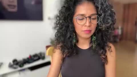 Snapshot of illaroom chatting on 02-09-26, 07:18 Kloe online show from 02-09-26, 07:18