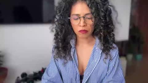 Snapshot of illaroom chatting on 02-13-26, 09:11 Kloe online show from 02-13-26, 09:11