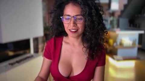 Snapshot of illaroom chatting on 02-25-26, 08:29 Kloe online show from 02-25-26, 08:29