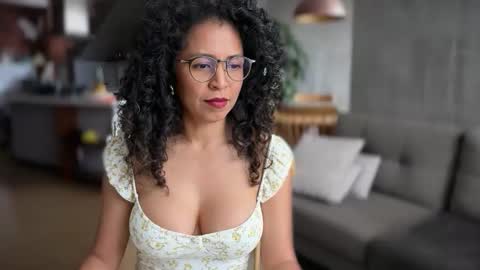 Snapshot of illaroom chatting on 03-05-26, 09:11 Kloe online show from 03-05-26, 09:11