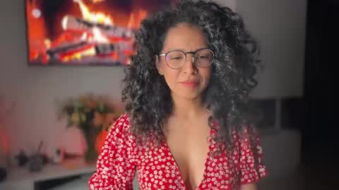 Snapshot of illaroom chatting on 03-12-26, 11:44 Kloe online show from 03-12-26, 11:44