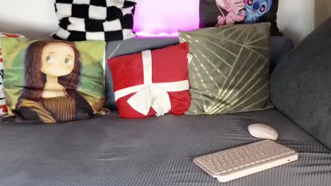 nicollee online show from 01-17-25, 07:38