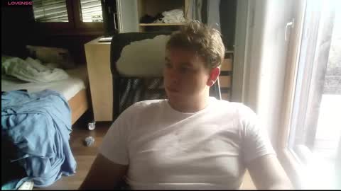 Snapshot of iloveyoutoo2000 chatting on 09-18-25, 08:27 iloveyoutoo2000 online show from 09-18-25, 08:27