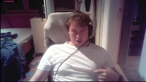 Snapshot of iloveyoutoo2000 chatting on 10-08-25, 05:54 iloveyoutoo2000 online show from 10-08-25, 05:54