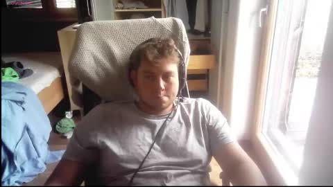 Snapshot of iloveyoutoo2000 chatting on 10-10-25, 12:26 iloveyoutoo2000 online show from 10-10-25, 12:26