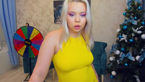 Snapshot of im__youre_sunshine chatting on 12-22-24, 11:09 Roxy online show from 12-22-24, 11:09