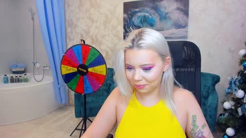 Snapshot of im__youre_sunshine chatting on 12-23-24, 02:13 Roxy online show from 12-23-24, 02:13