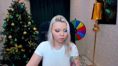 Snapshot of im__youre_sunshine chatting on 12-26-24, 07:49 Roxy online show from 12-26-24, 07:49