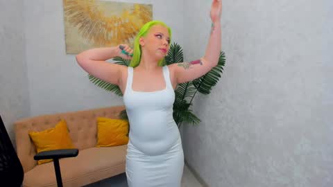 Snapshot of im__youre_sunshine chatting on 01-10-25, 11:29 Roxy online show from 01-10-25, 11:29