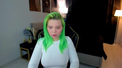 Snapshot of im__youre_sunshine chatting on 10-15-25, 08:09 Roxy online show from 10-15-25, 08:09