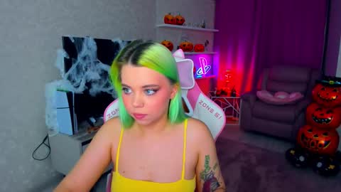 Snapshot of im__youre_sunshine chatting on 10-30-25, 05:35 Roxy online show from 10-30-25, 05:35