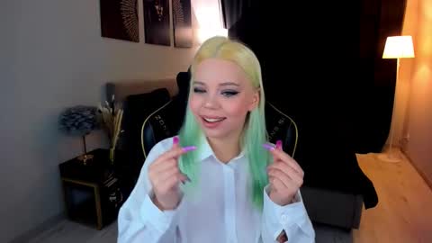 Snapshot of im__youre_sunshine chatting on 11-18-25, 08:02 Roxy online show from 11-18-25, 08:02