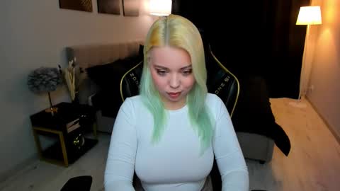 Snapshot of im__youre_sunshine chatting on 11-28-25, 07:38 Roxy online show from 11-28-25, 07:38