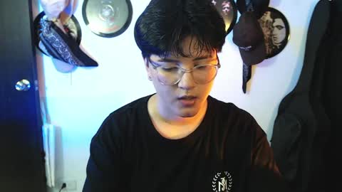Sophie online show from 05-17-26, 06:11