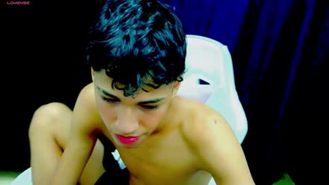 Snapshot of im_david01 chatting on 11-06-25, 02:07 im_david01 online show from 11-06-25, 02:07