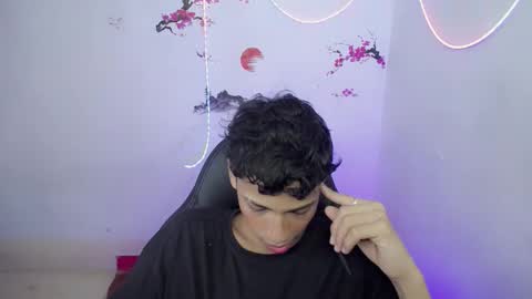 Snapshot of im_david01 chatting on 11-15-25, 01:07 im_david01 online show from 11-15-25, 01:07