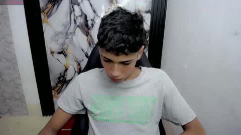 Snapshot of im_david01 chatting on 12-04-25, 01:20 im_david01 online show from 12-04-25, 01:20