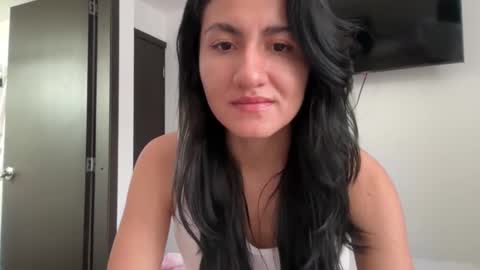 Snapshot of im_dayana chatting on 01-11-25, 04:46 instagram online show from 01-11-25, 04:46