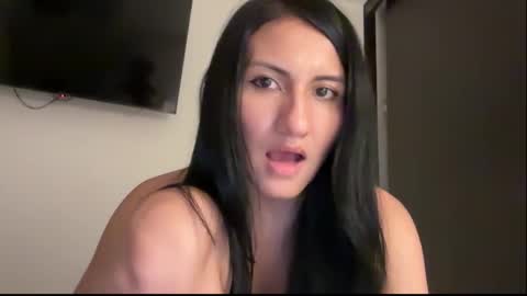 Snapshot of im_dayana chatting on 09-28-25, 04:29 instagram online show from 09-28-25, 04:29