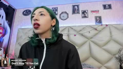 Snapshot of im_gaia chatting on 10-24-25, 01:51 Im Gaia online show from 10-24-25, 01:51