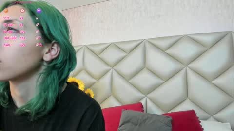 Snapshot of im_gaia chatting on 11-11-25, 12:05 Im Gaia online show from 11-11-25, 12:05