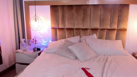 Anna  online show from 12-12-24, 06:10