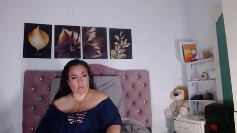 Snapshot of im_helenn_ chatting on 10-13-25, 07:52 Hellen online show from 10-13-25, 07:52