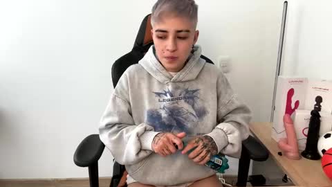 Laia online show from 01-21-25, 09:25