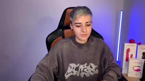 Laia online show from 02-01-25, 02:58