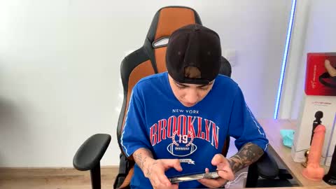 Laia online show from 02-28-25, 09:23