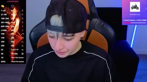 Laia online show from 10-20-25, 10:21