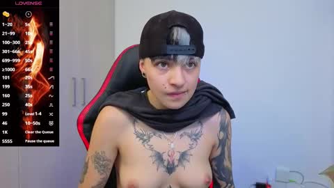 Laia online show from 12-13-25, 07:53