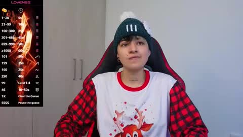 Laia online show from 12-20-25, 07:32