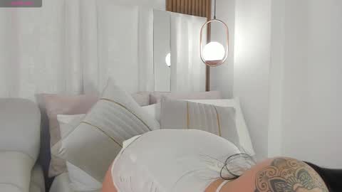 Juli  online show from 10-07-25, 04:37