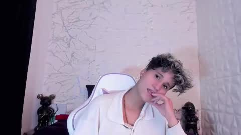 Snapshot of im_milan_rs chatting on 03-08-25, 09:28 im_milan_rs online show from 03-08-25, 09:28