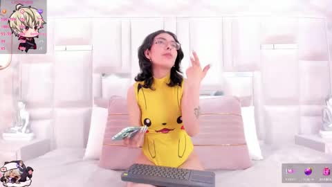 Snapshot of im_molly_angel chatting on 10-02-25, 08:27 Moly online show from 10-02-25, 08:27