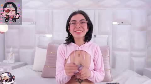 Snapshot of im_molly_angel chatting on 11-06-25, 08:32 Moly online show from 11-06-25, 08:32