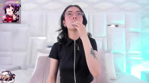 Snapshot of im_molly_angel chatting on 11-20-25, 09:47 Moly online show from 11-20-25, 09:47