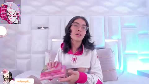 Snapshot of im_molly_angel chatting on 12-03-25, 08:29 Moly online show from 12-03-25, 08:29